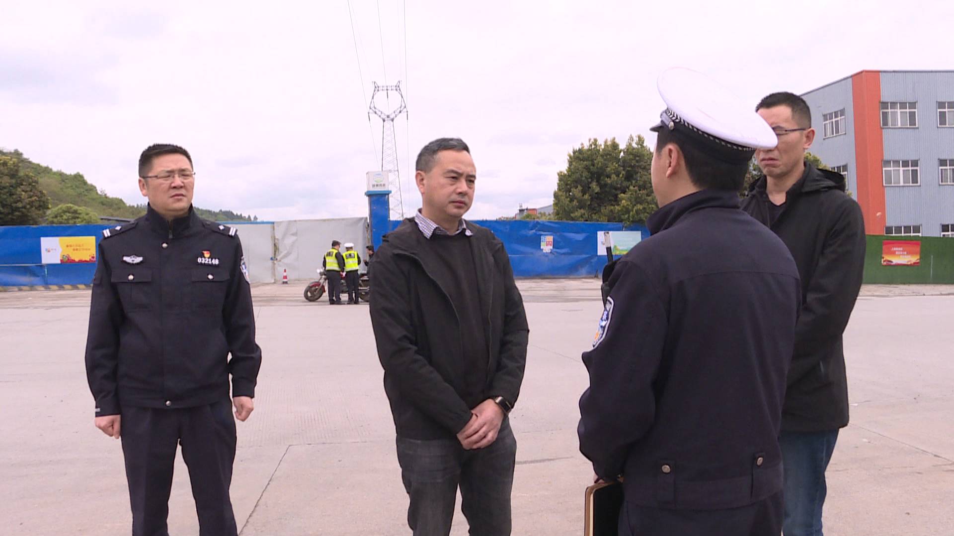 王绍春带队检查道路交通安全及森林防火值班情况